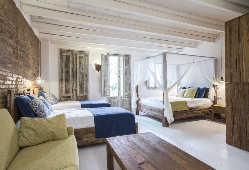 Отель La Bodega Suites