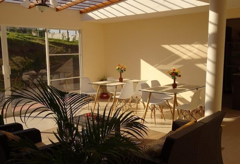 ホテル Las Hortensia S Casa De Huespedes