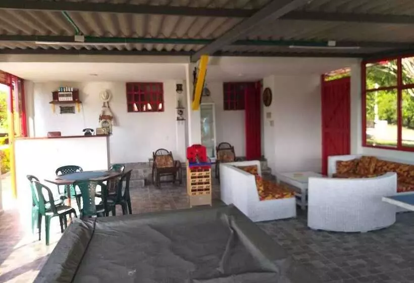 Hotelli Los Alpes