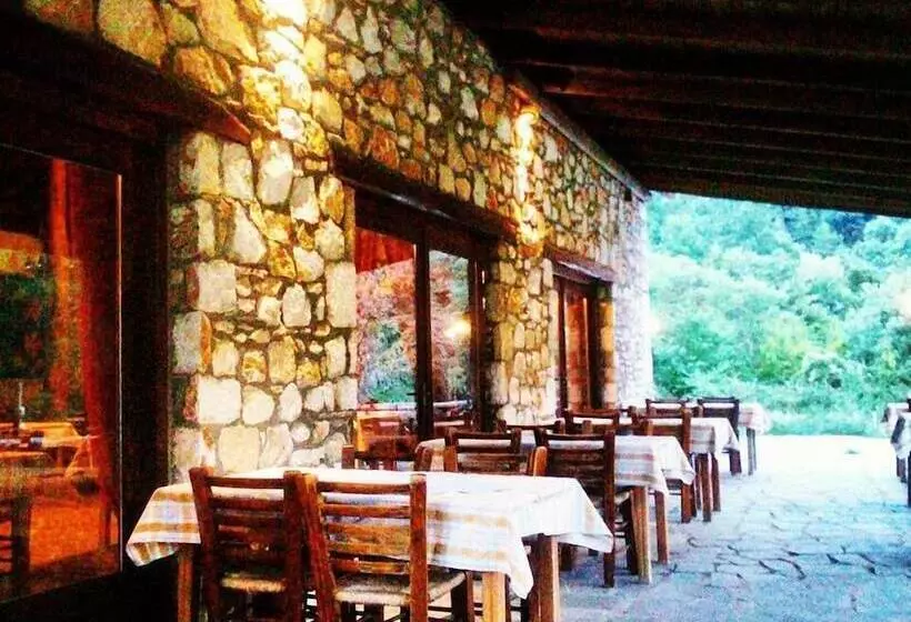 Hotelli Pool Bar Tsigoura