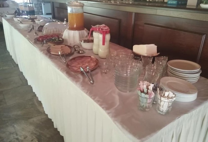 בית מלון כפרי Pool Bar Tsigoura