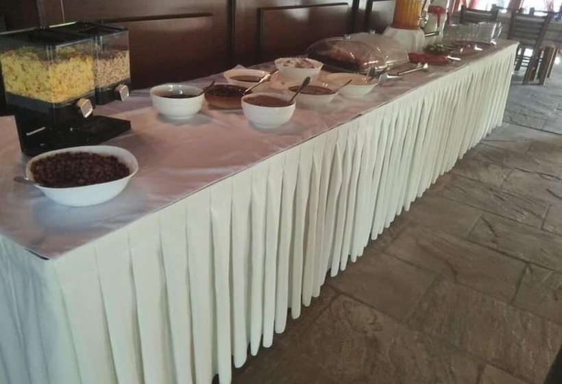 בית מלון כפרי Pool Bar Tsigoura