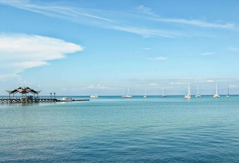 Отель Borneo Eagle Resort