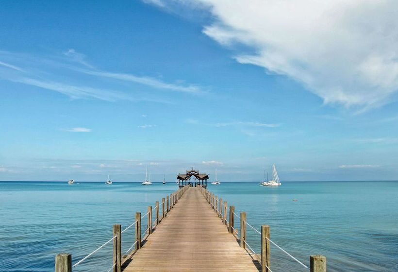 Отель Borneo Eagle Resort