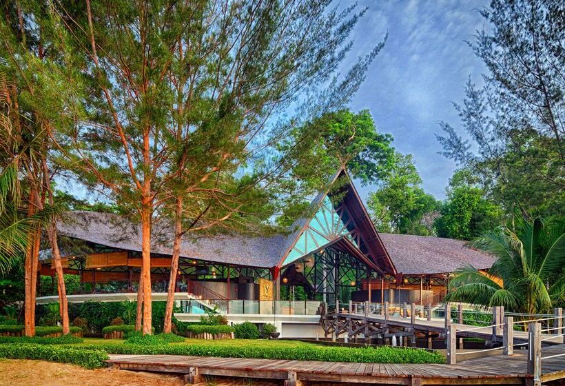 Отель Borneo Eagle Resort