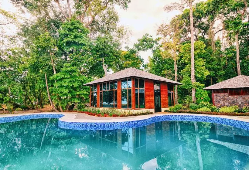 Hotelli Borneo Eagle Resort