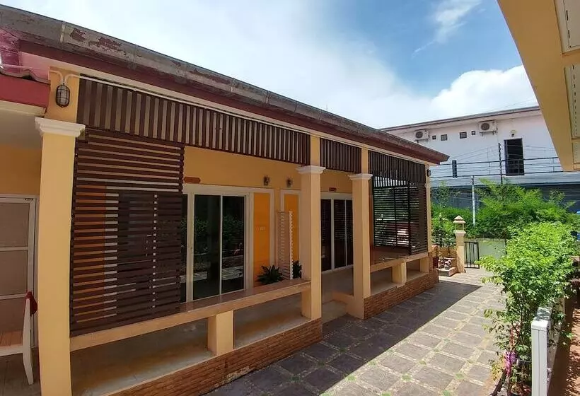 ホテル Rang Noknoy Resort At Kohlarn