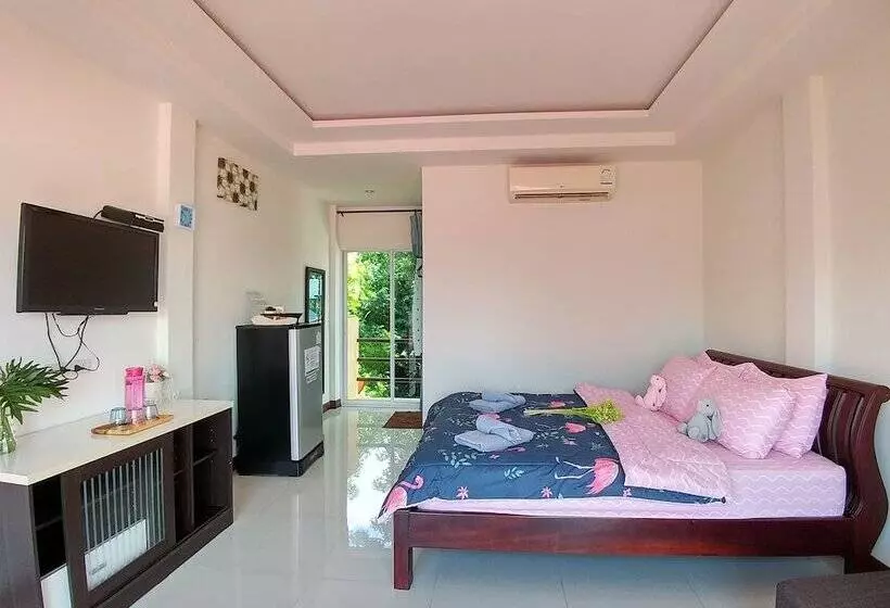 ホテル Rang Noknoy Resort At Kohlarn