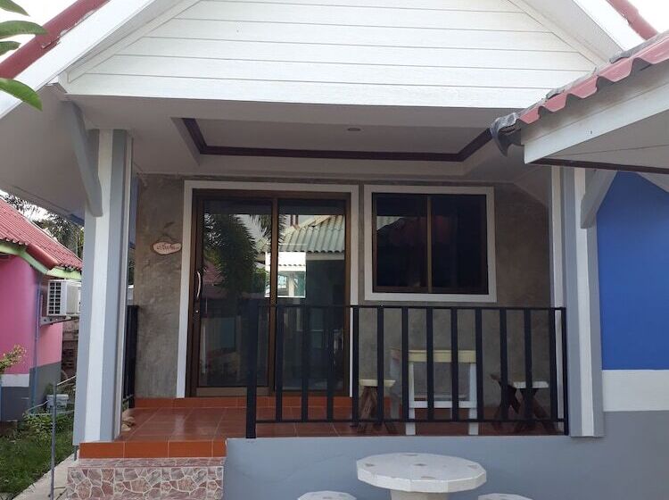 בית מלון כפרי Poopreaw Resort