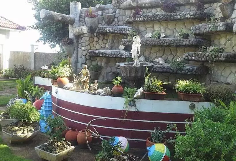 Hotelli Camotes Flying Fish Resort