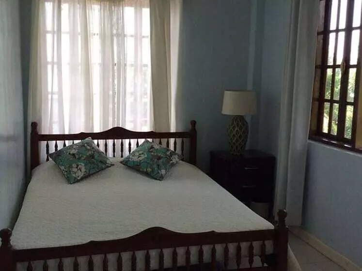 Hotelli Camotes Flying Fish Resort