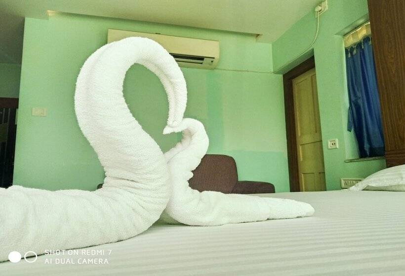 هتل Goroomgo Marlin Digha