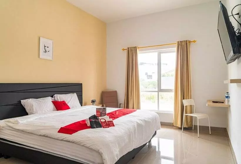 Hotelli Formerly Reddoorz Plus Near Teras Kota 3