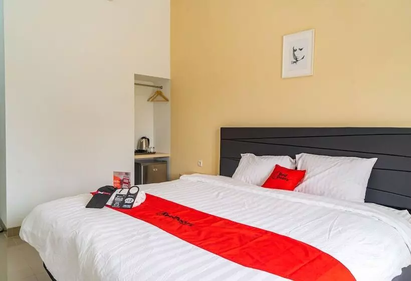 Hotelli Formerly Reddoorz Plus Near Teras Kota 3