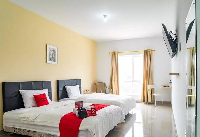 Hotelli Formerly Reddoorz Plus Near Teras Kota 3