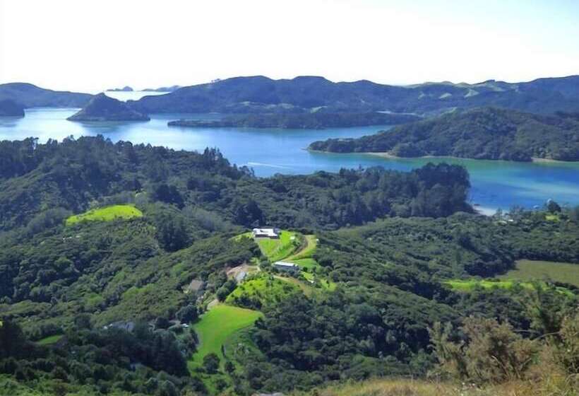 Hotel Madhuban Waterfront In Whangaroa