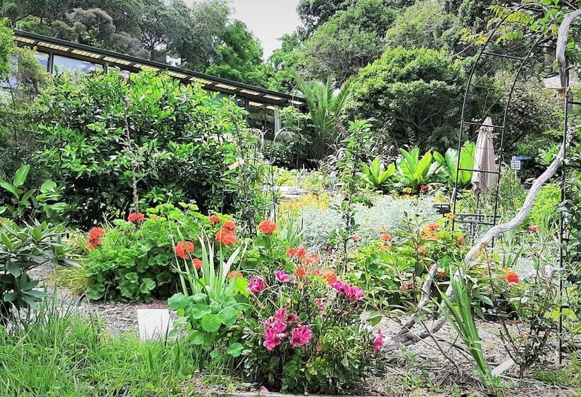 Hotel Madhuban Waterfront In Whangaroa