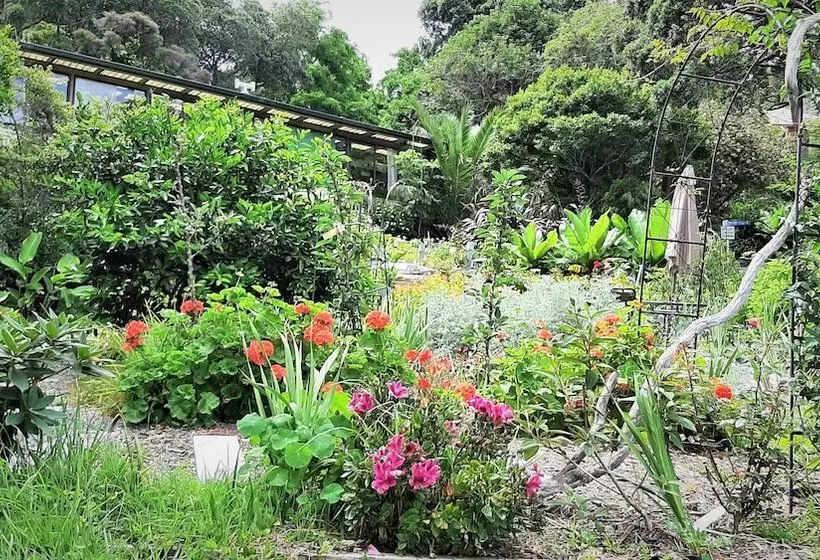 Hotelli Madhuban   Waterfront In Whangaroa