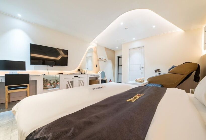 בית מלון כפרי Wonju Myeongpum