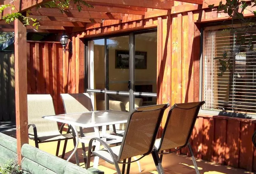 Alpine Springs Motel