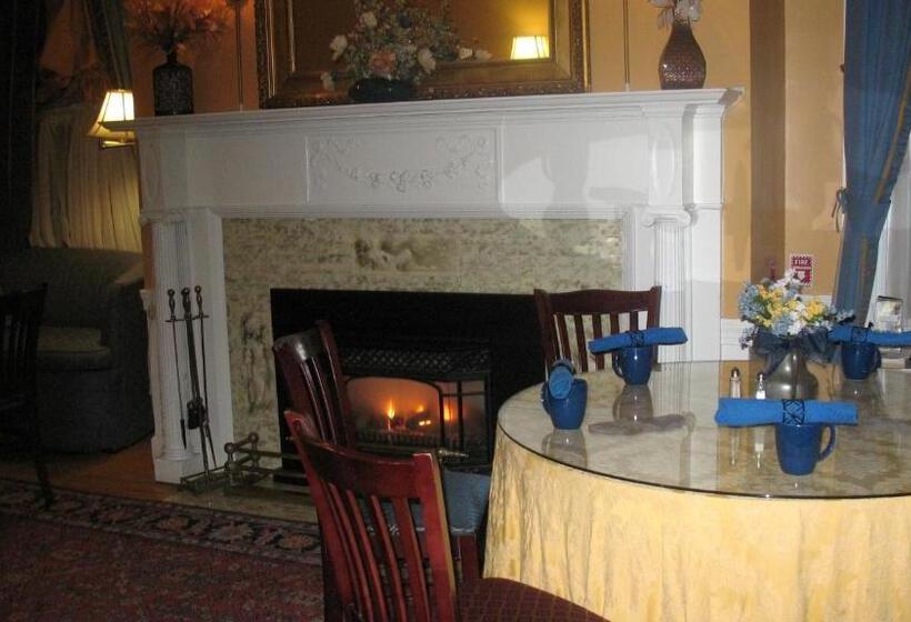 تختخواب و صبحانه A Cambridge House Inn