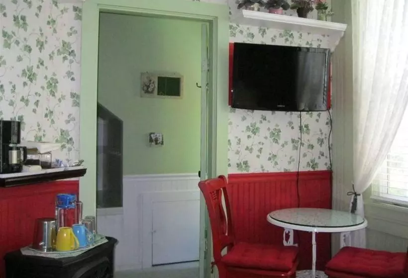 민박 A White Jasmine Inn