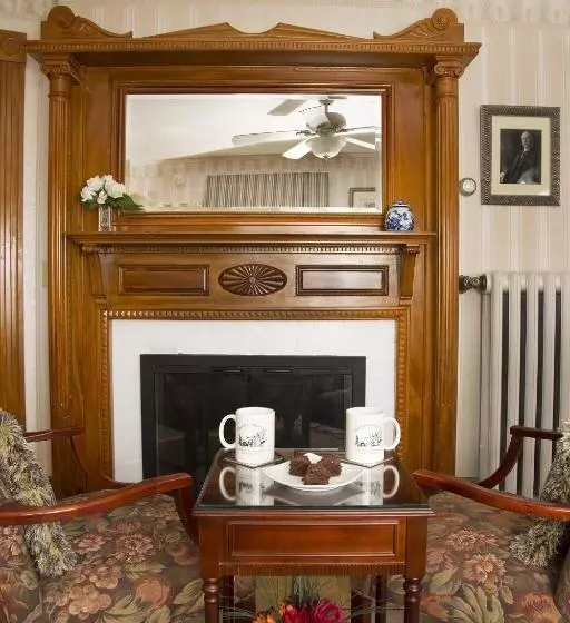 住宿加早餐  Glynn House Inn