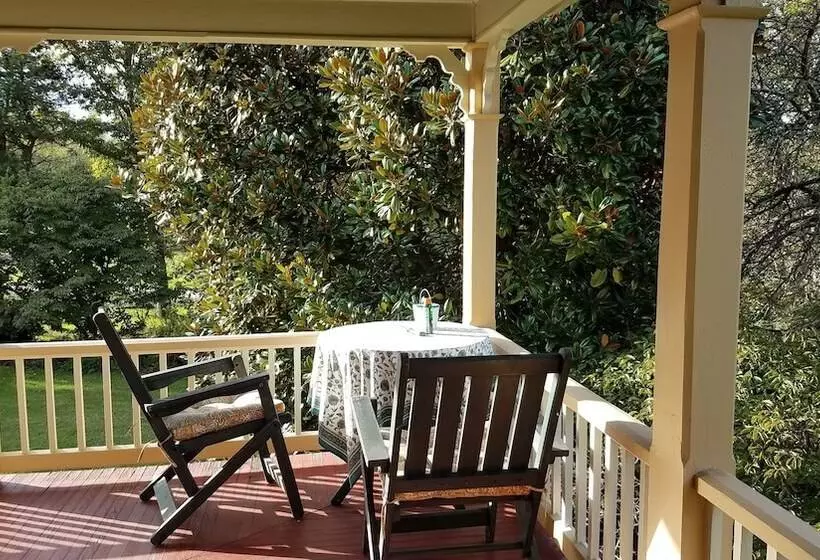 Aamiaismajoitus (B&B) Hummingbird Inn