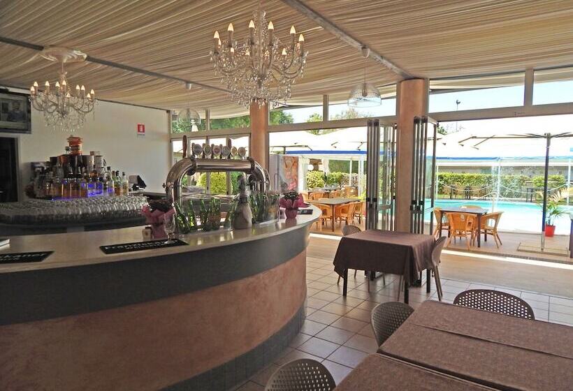 Отель Adria Holiday Pra  Delle Torri