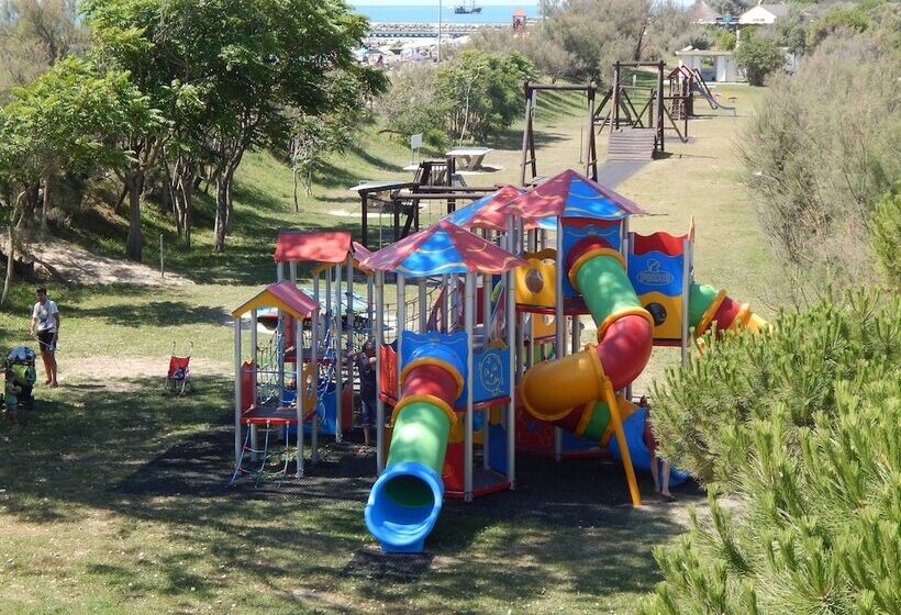 Отель Adria Holiday Pra  Delle Torri