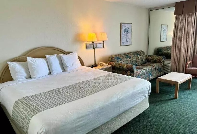 Hotel Boardwalk Beach Resort