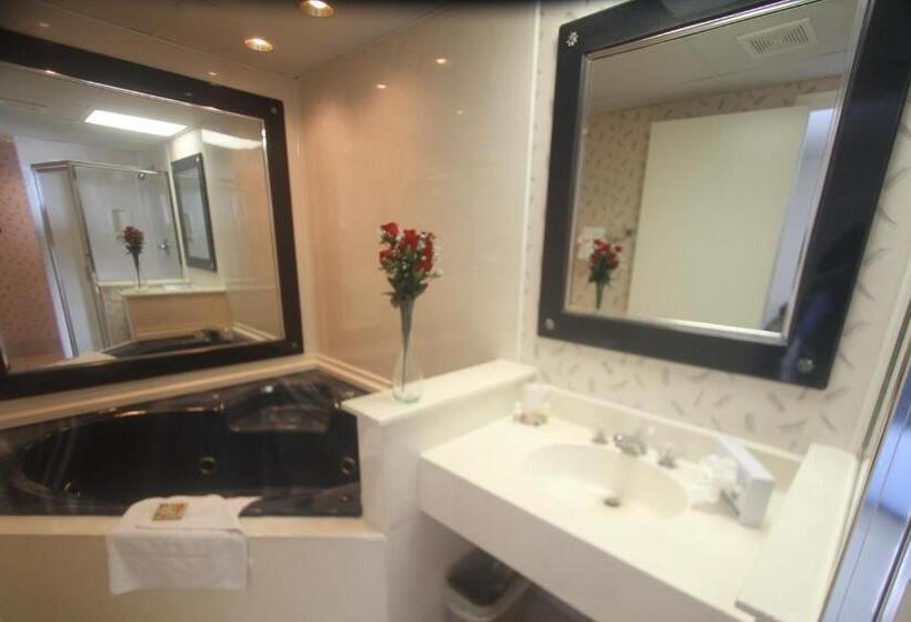 فندق Boardwalk Beach Resort