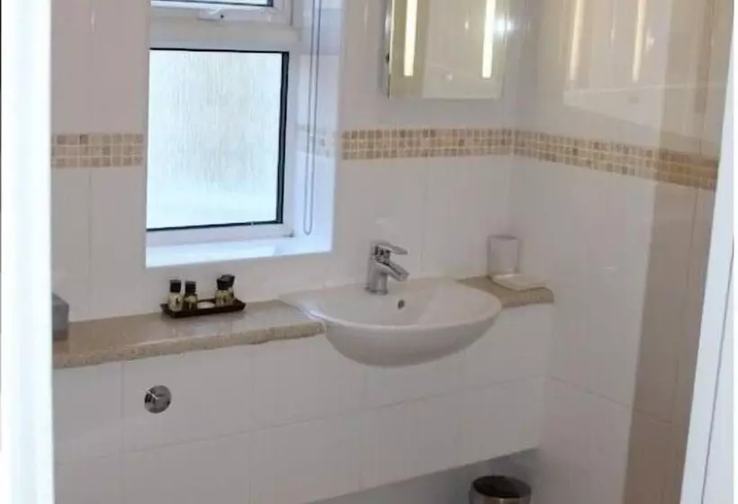 Hotel Clover Spa And