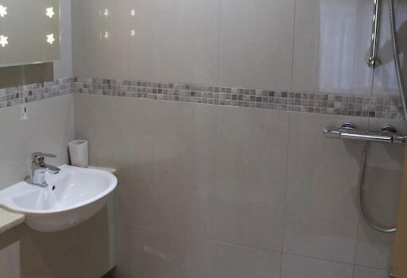 Hotel Clover Spa And