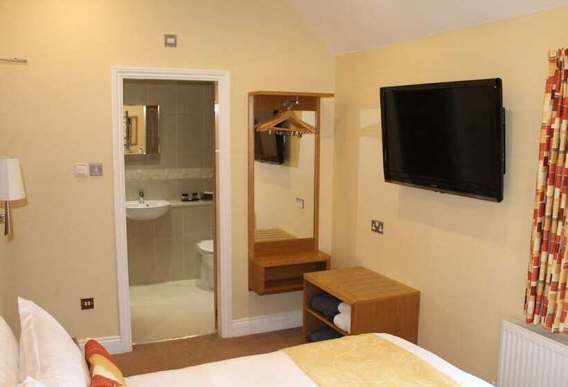 Hotel Clover Spa And