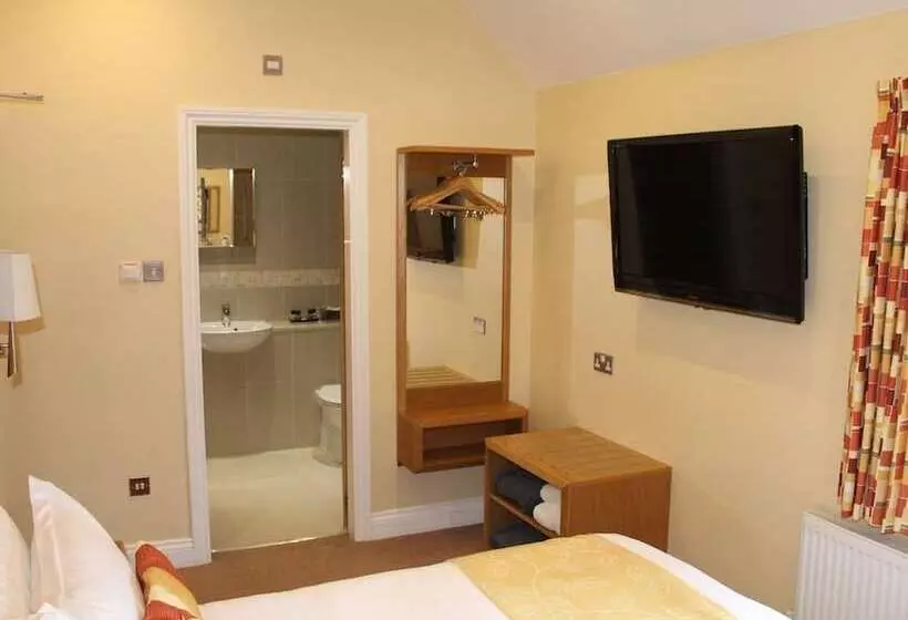 Hotel Clover Spa And