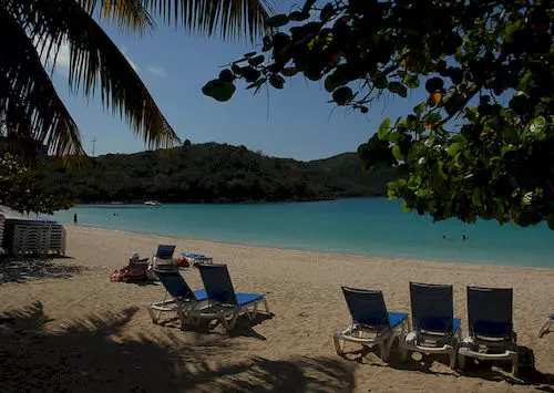 هتل Island Beach Comber