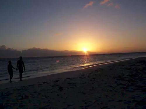 هتل Island Beach Comber