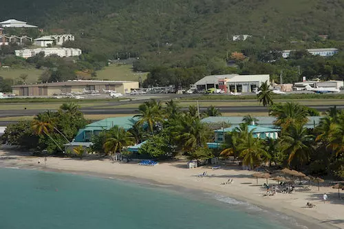 هتل Island Beach Comber