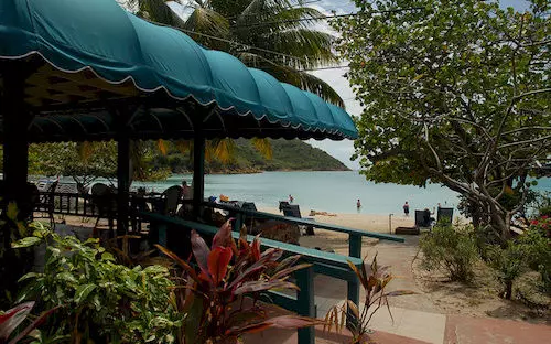 هتل Island Beach Comber