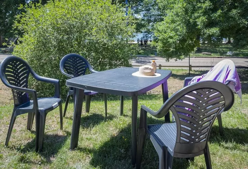 Отель Les Chalets De La Vingeanne