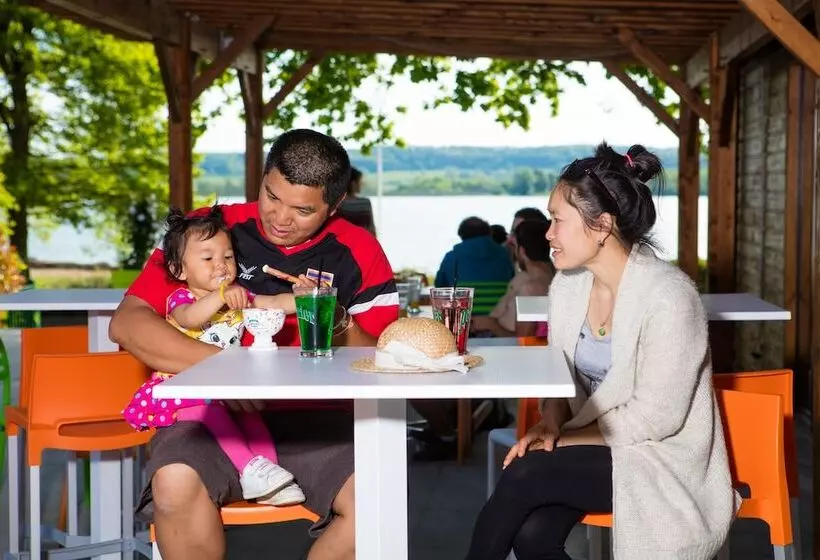 Отель Les Chalets De La Vingeanne