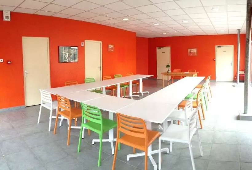 Отель Les Chalets De La Vingeanne