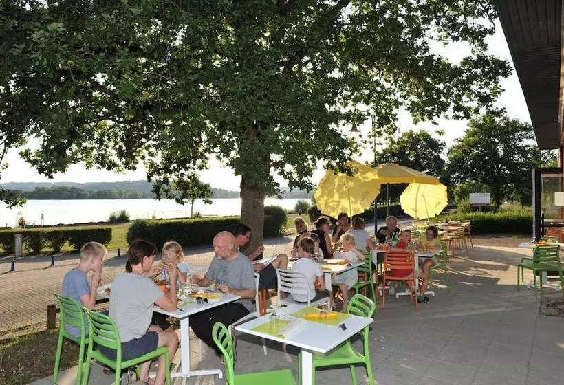 Отель Les Chalets De La Vingeanne