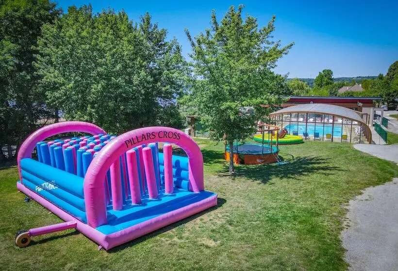 Отель Les Chalets De La Vingeanne