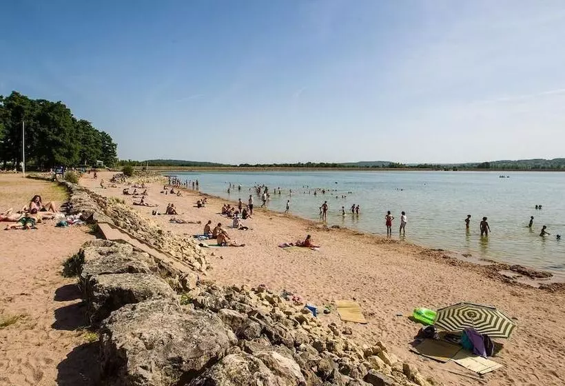 Отель Les Chalets De La Vingeanne