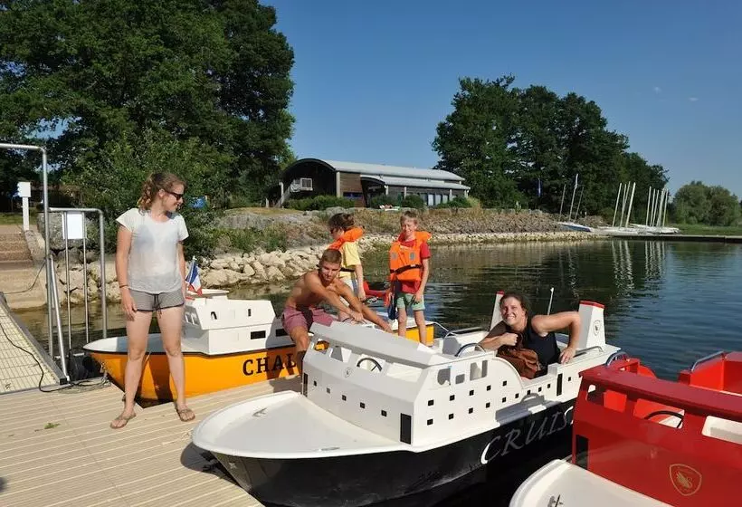 Отель Les Chalets De La Vingeanne