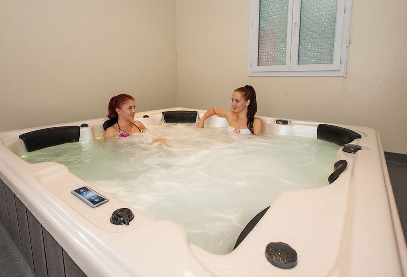 ホテル Les Chalets De La Vingeanne