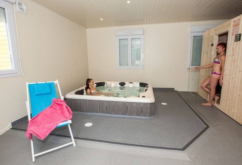 ホテル Les Chalets De La Vingeanne