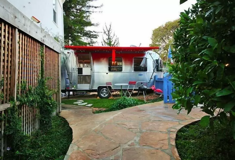 בית מלון כפרי Metro